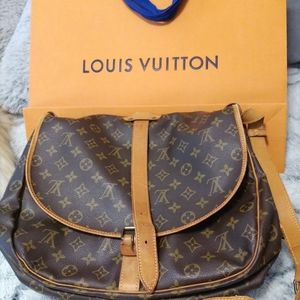 Authentic Vintage Louis Vuitton Saumur 35 purse